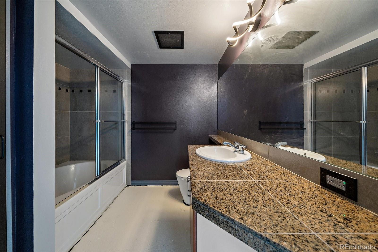MLS Image #13 for 8100 e union avenue,denver, Colorado
