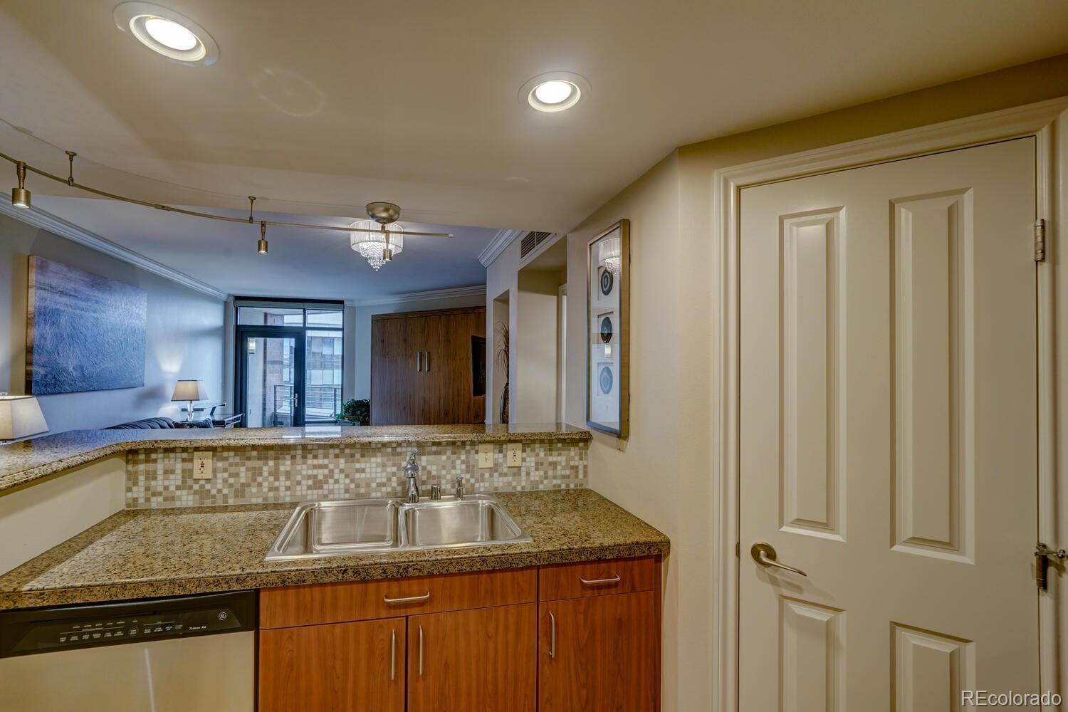 MLS Image #18 for 8100 e union avenue,denver, Colorado