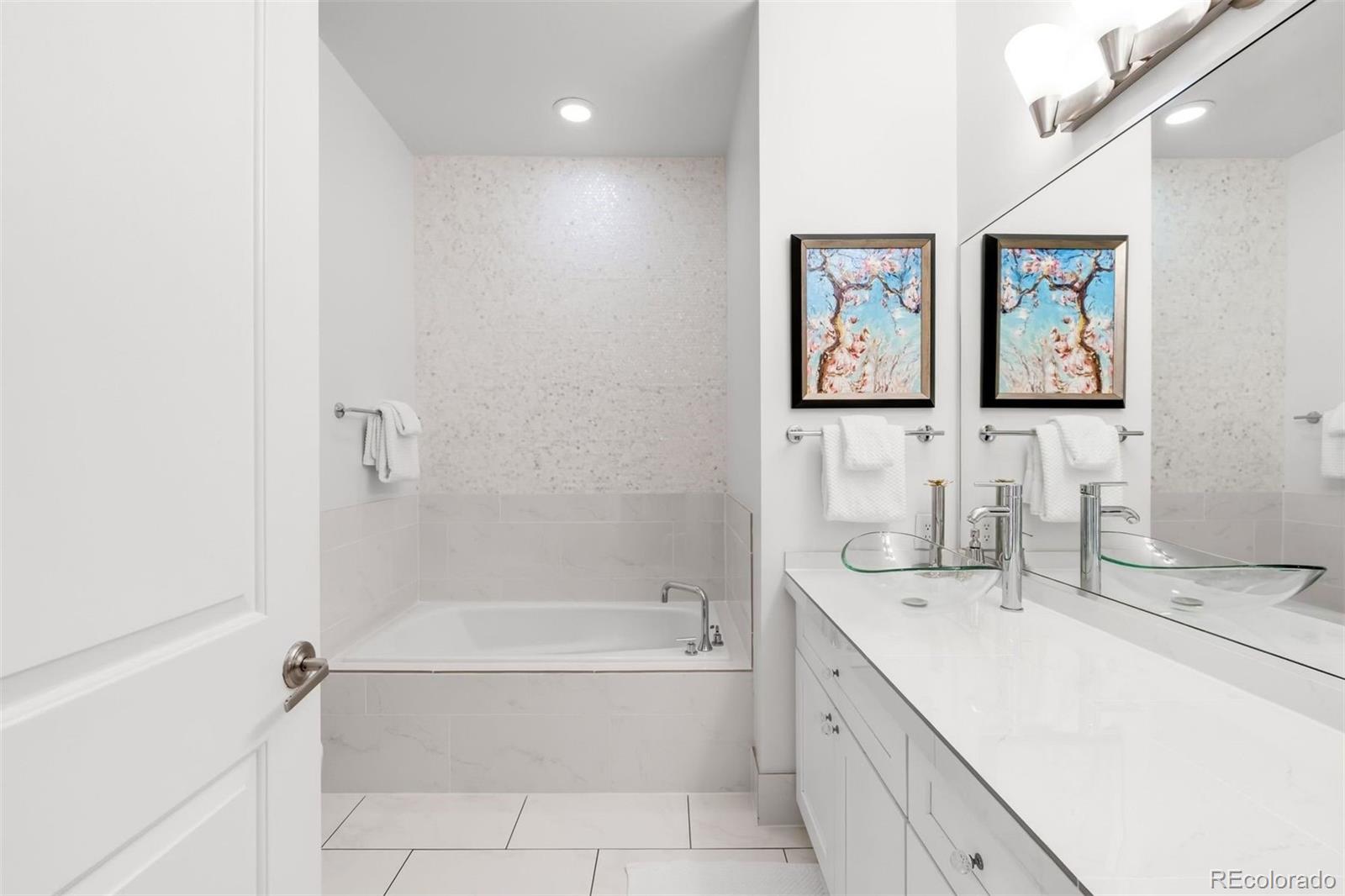 MLS Image #15 for 2958  syracuse street 412,denver, Colorado