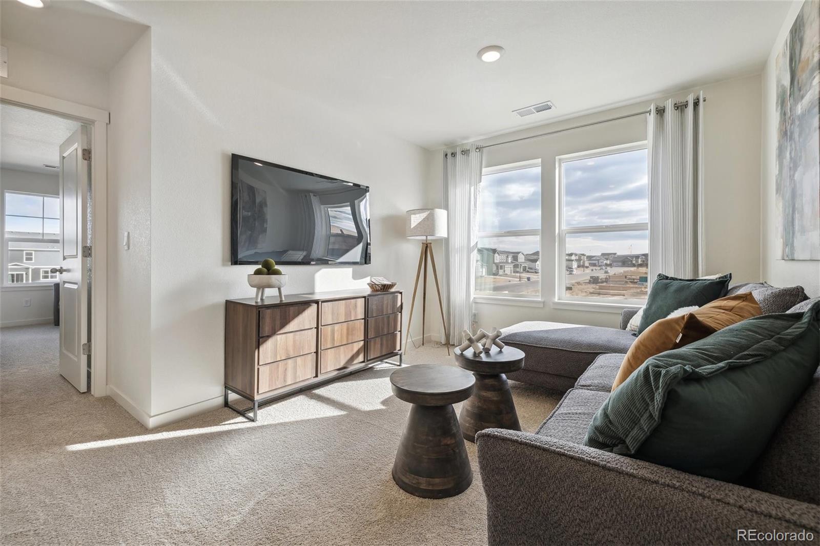MLS Image #10 for 22365 e 6th avenue,aurora, Colorado