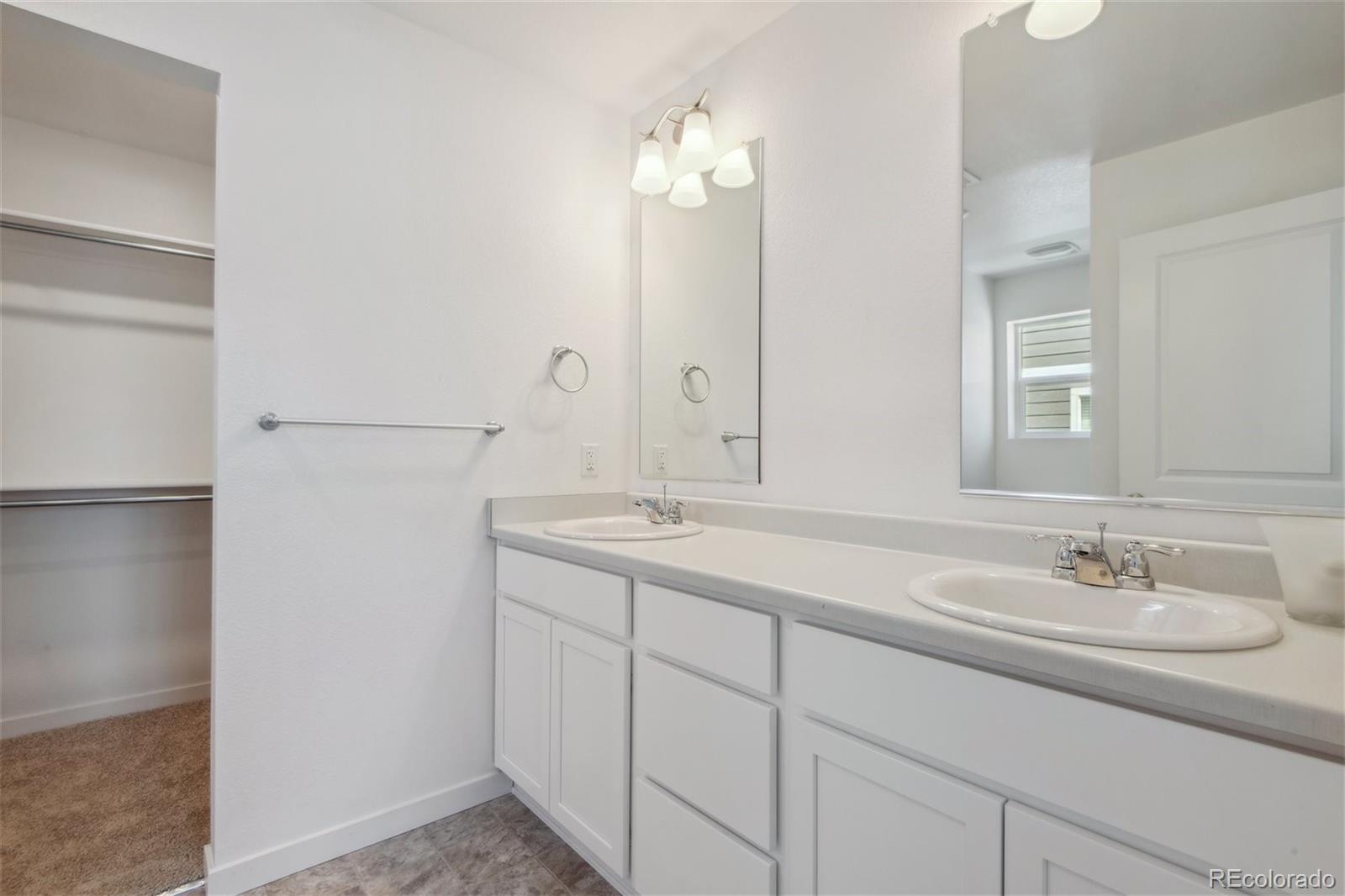 MLS Image #11 for 681 n tempe street,aurora, Colorado