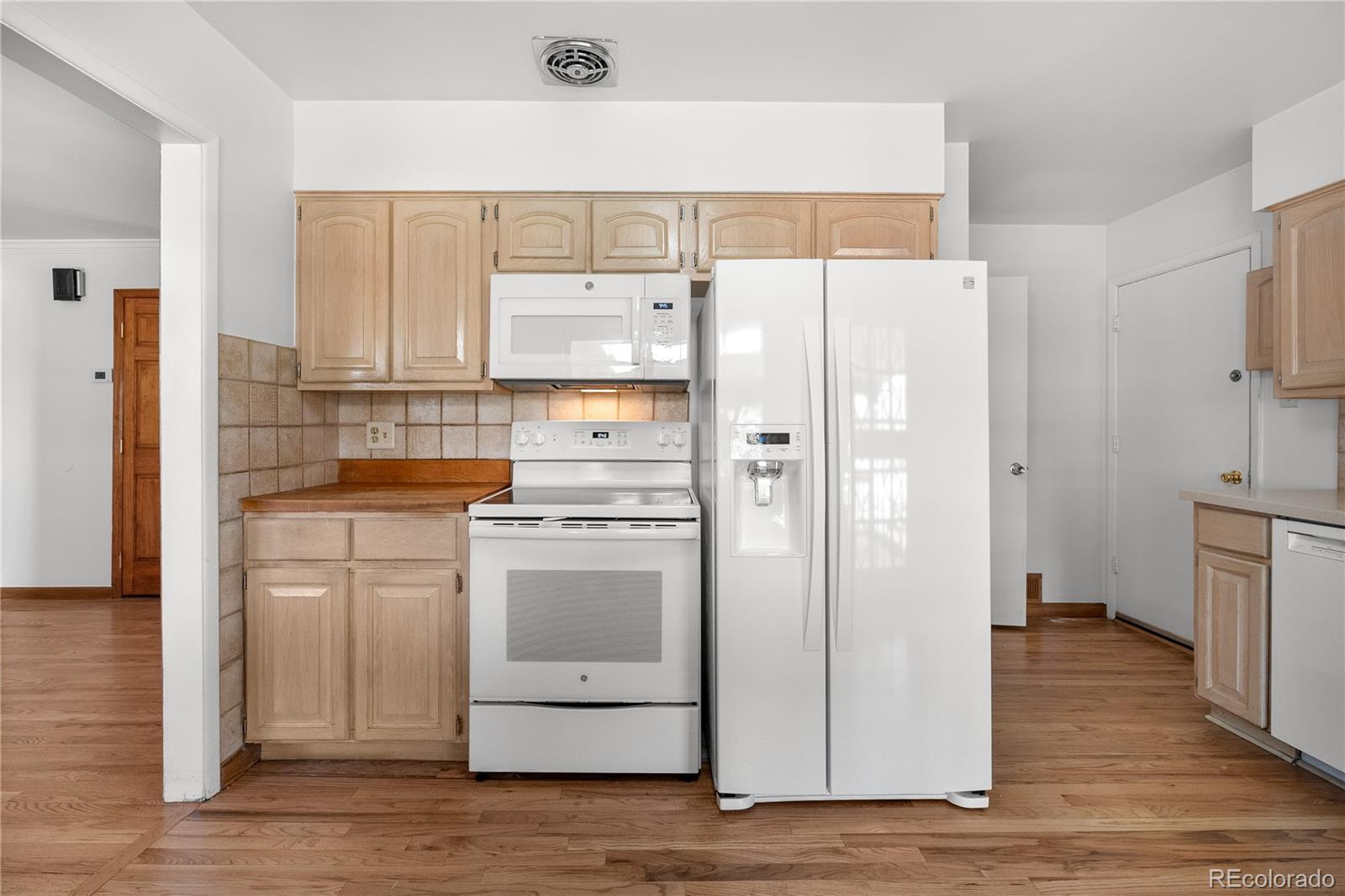 MLS Image #6 for 6783 e vassar avenue,denver, Colorado