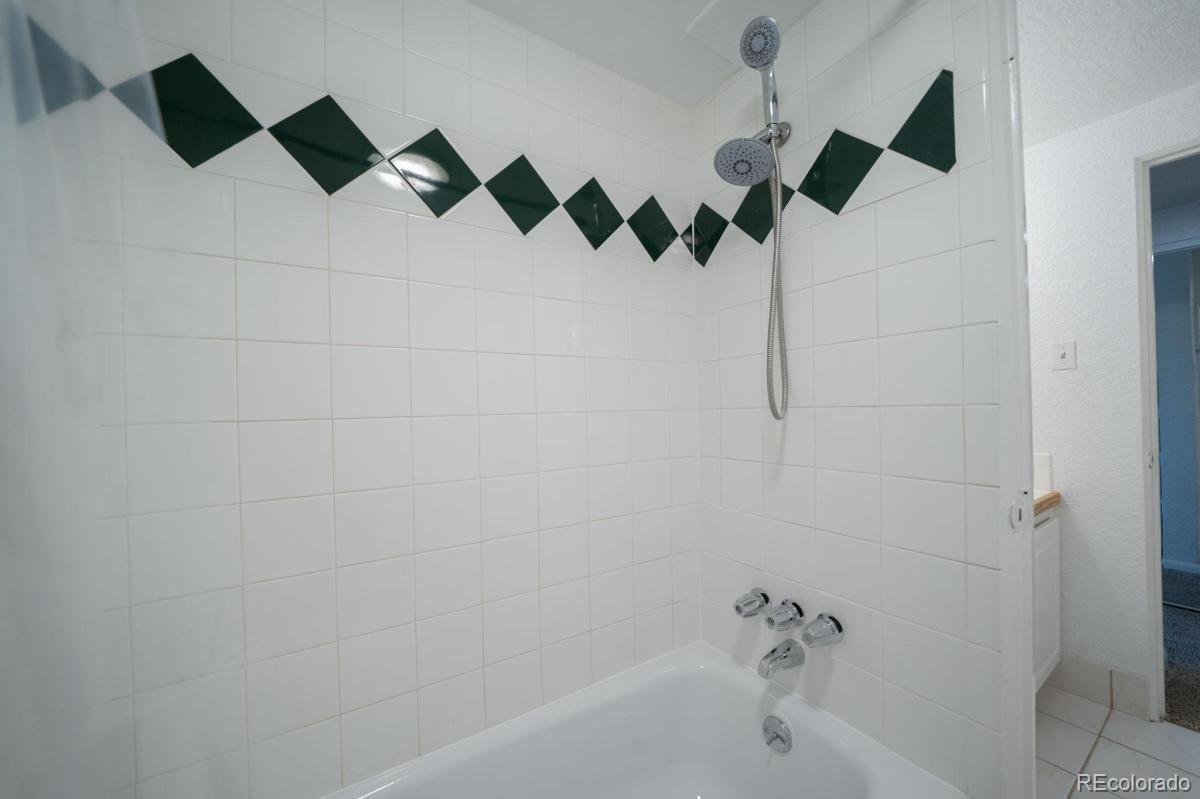 MLS Image #11 for 655 n pearl street 208,denver, Colorado