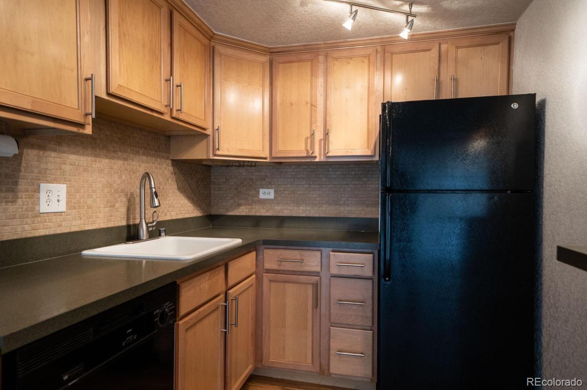 MLS Image #13 for 655 n pearl street 208,denver, Colorado