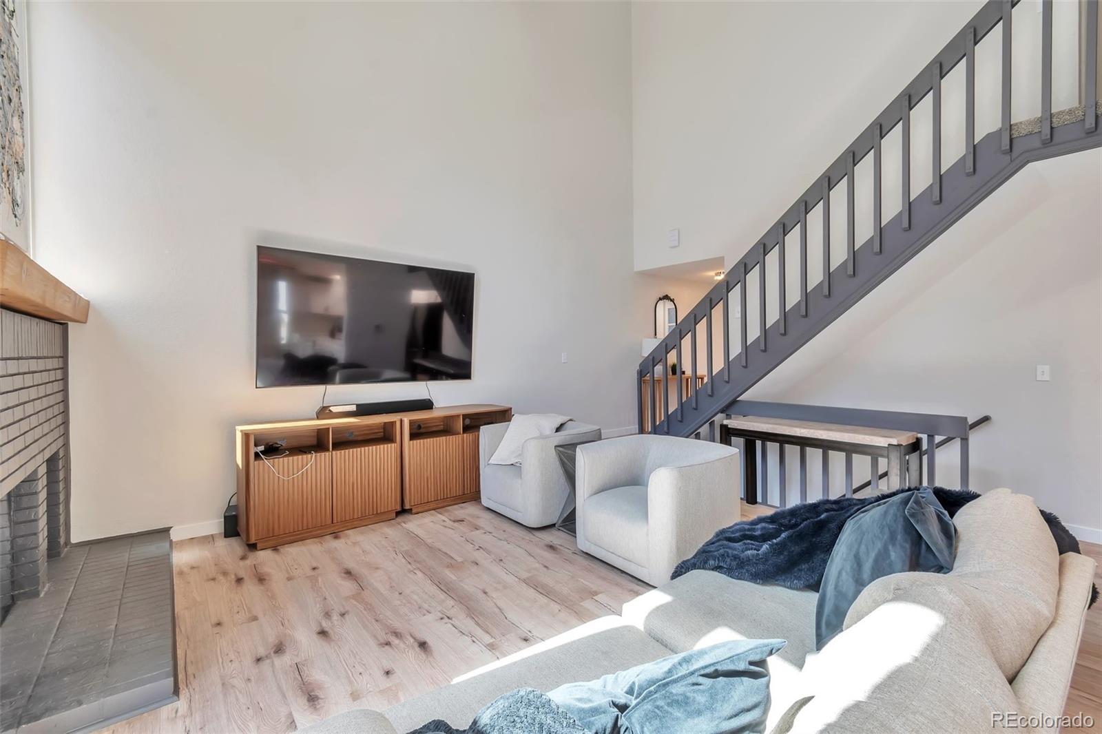 MLS Image #9 for 12561 e cornell circle,aurora, Colorado