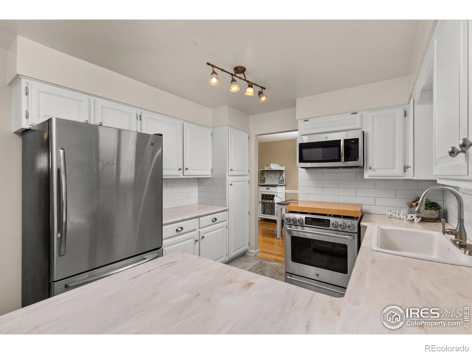 MLS Image #11 for 2060  39th avenue,greeley, Colorado