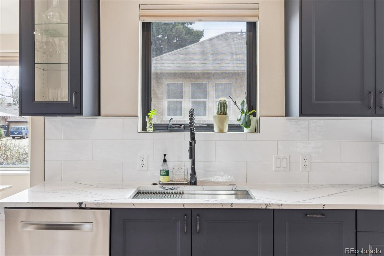 MLS Image #14 for 2910  clermont street,denver, Colorado