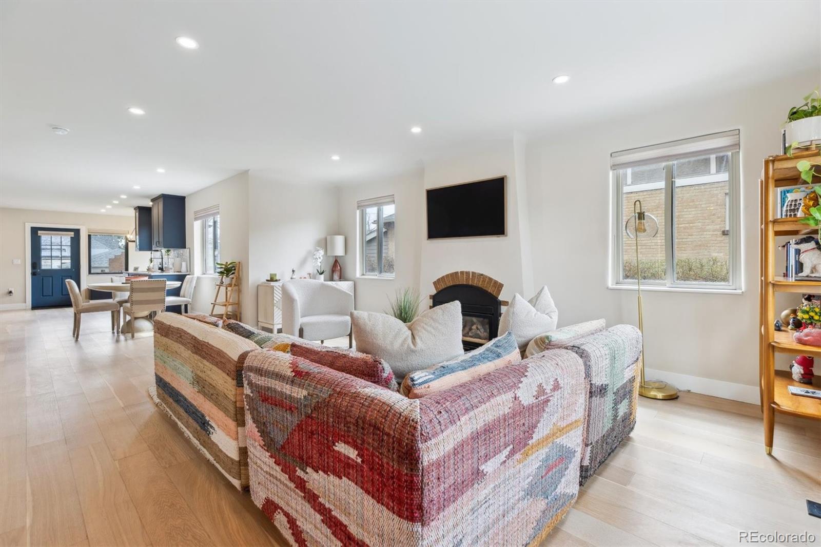 MLS Image #4 for 2910  clermont street,denver, Colorado