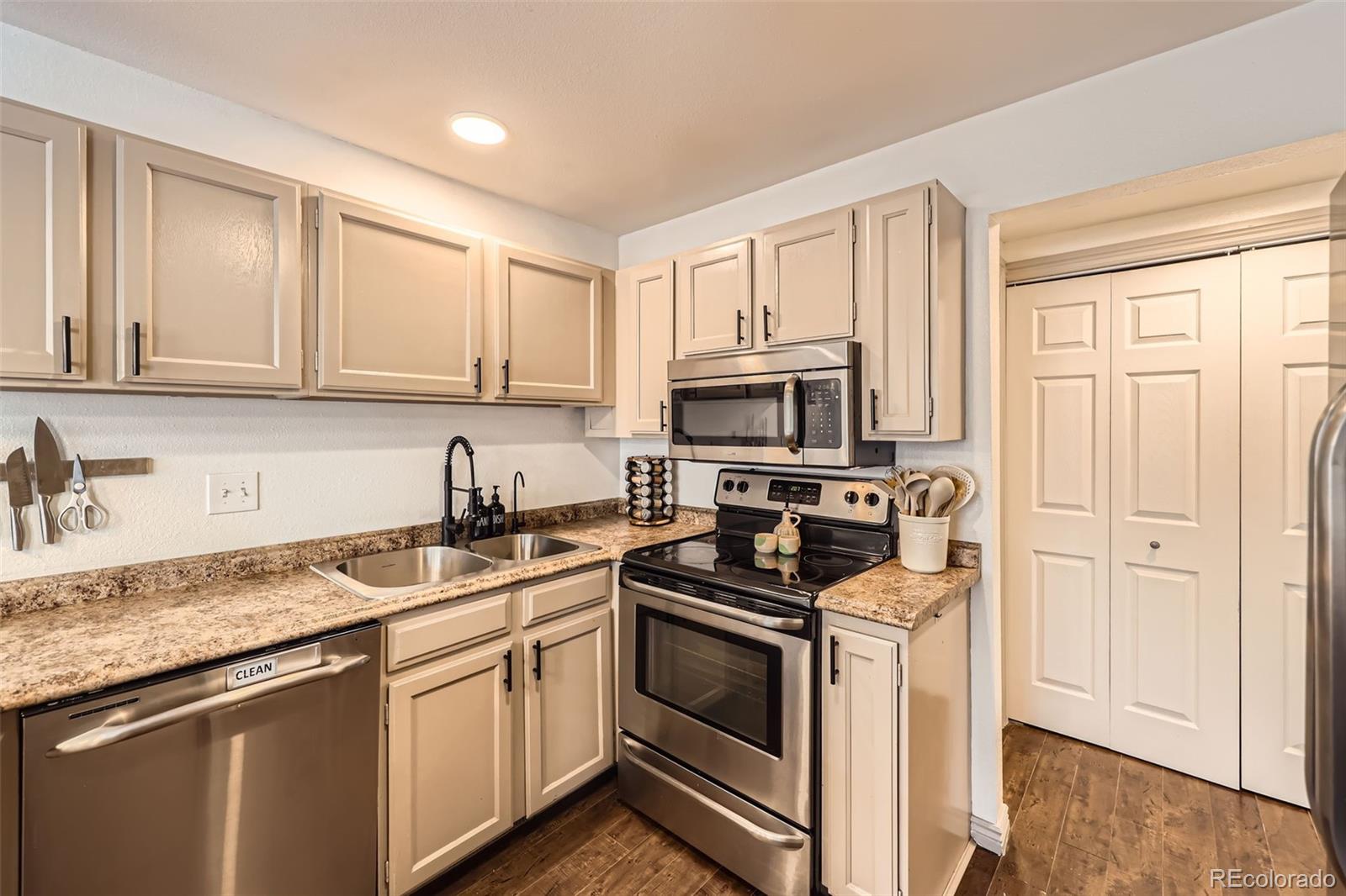 MLS Image #10 for 11875  garfield street,thornton, Colorado