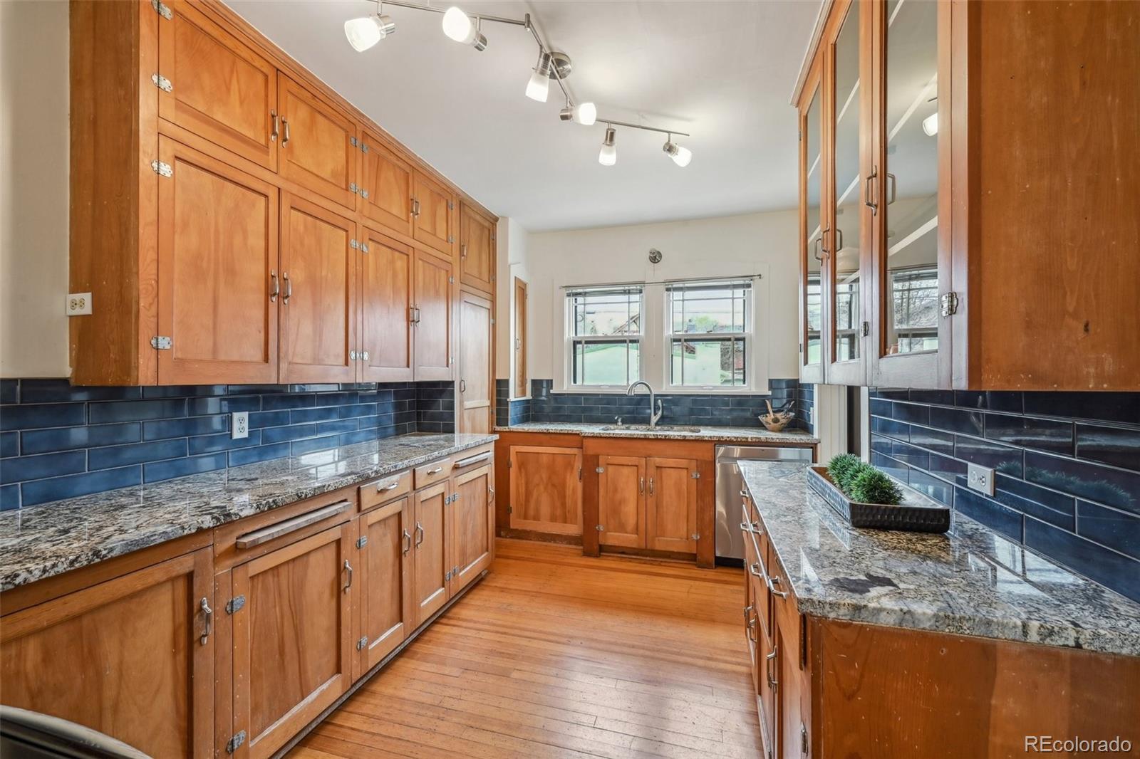 MLS Image #8 for 740  columbine street,denver, Colorado