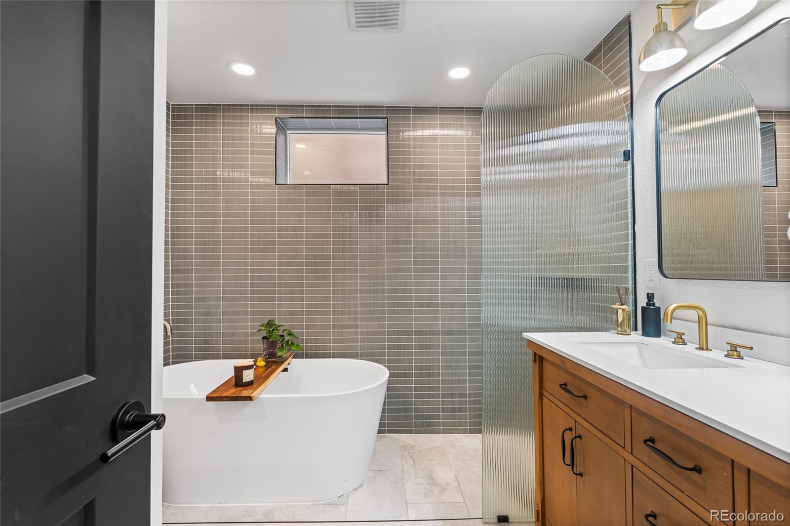 MLS Image #34 for 1561  holly street,denver, Colorado