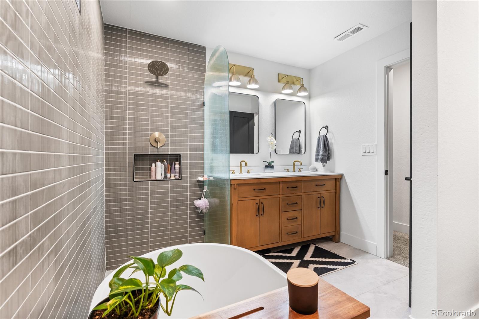 MLS Image #35 for 1561  holly street,denver, Colorado