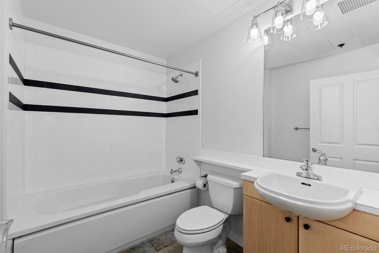MLS Image #13 for 1499  blake street 3o,denver, Colorado