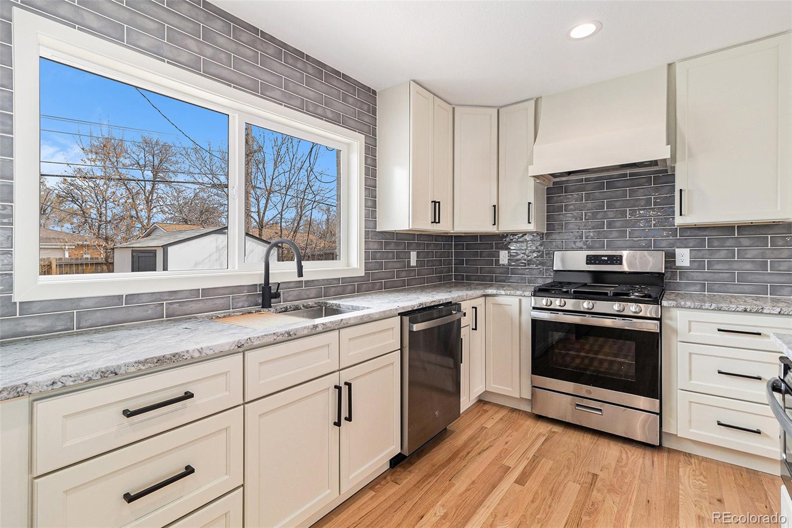 MLS Image #8 for 1932 s michigan way,denver, Colorado