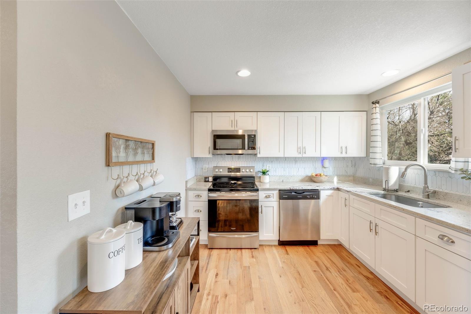 MLS Image #14 for 8606 w geddes place,littleton, Colorado