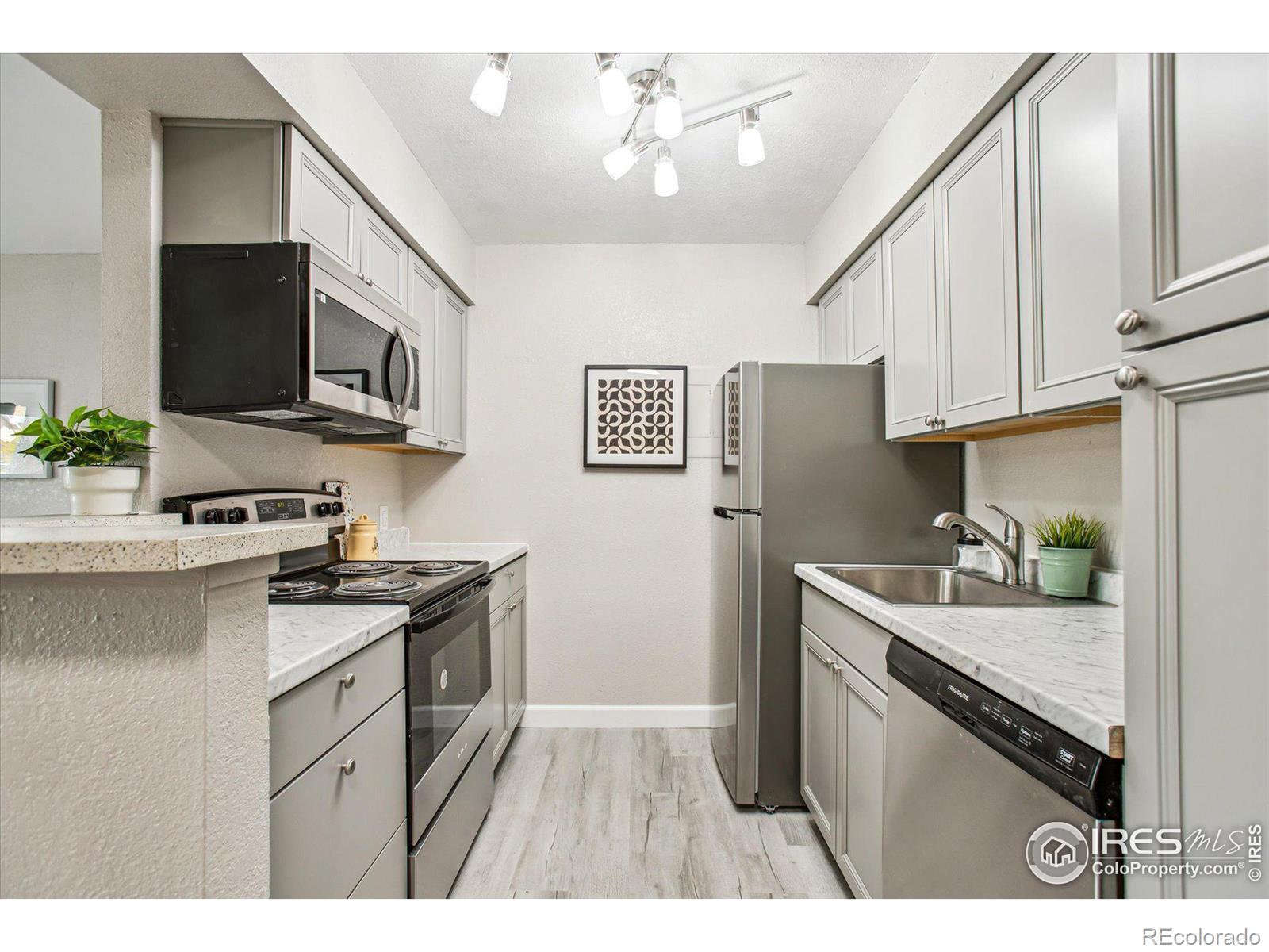 MLS Image #5 for 10150 e virginia avenue,denver, Colorado