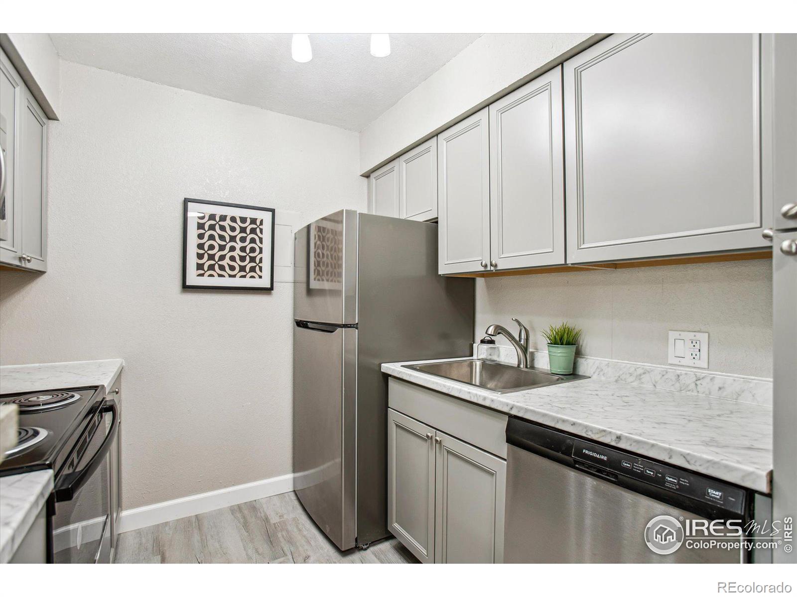 MLS Image #6 for 10150 e virginia avenue,denver, Colorado