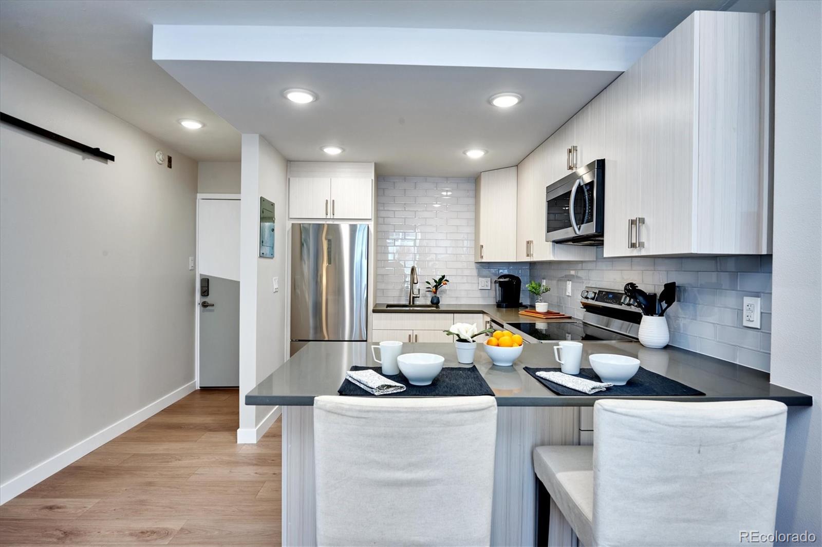 MLS Image #5 for 830 n sherman street,denver, Colorado
