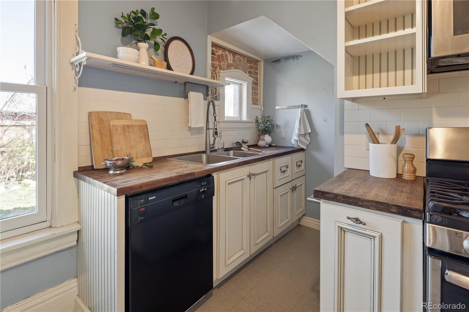 MLS Image #16 for 1575  clinton street,aurora, Colorado