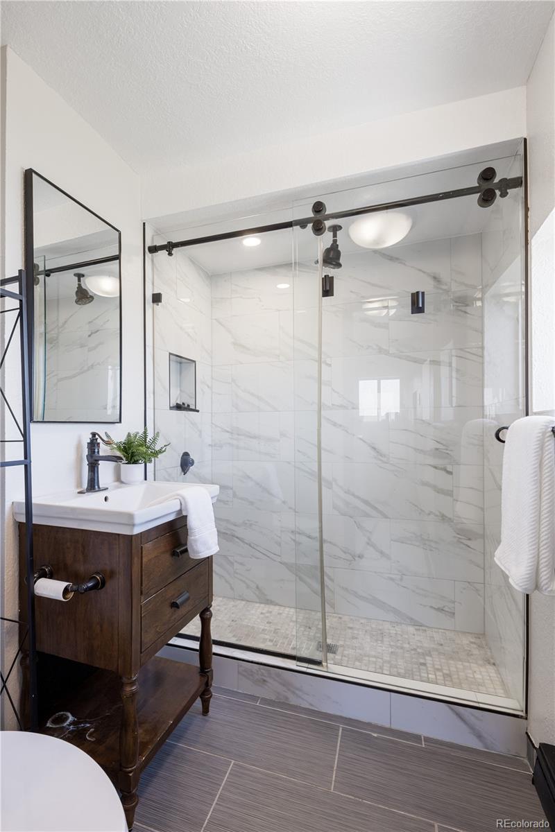 MLS Image #18 for 1575  clinton street,aurora, Colorado