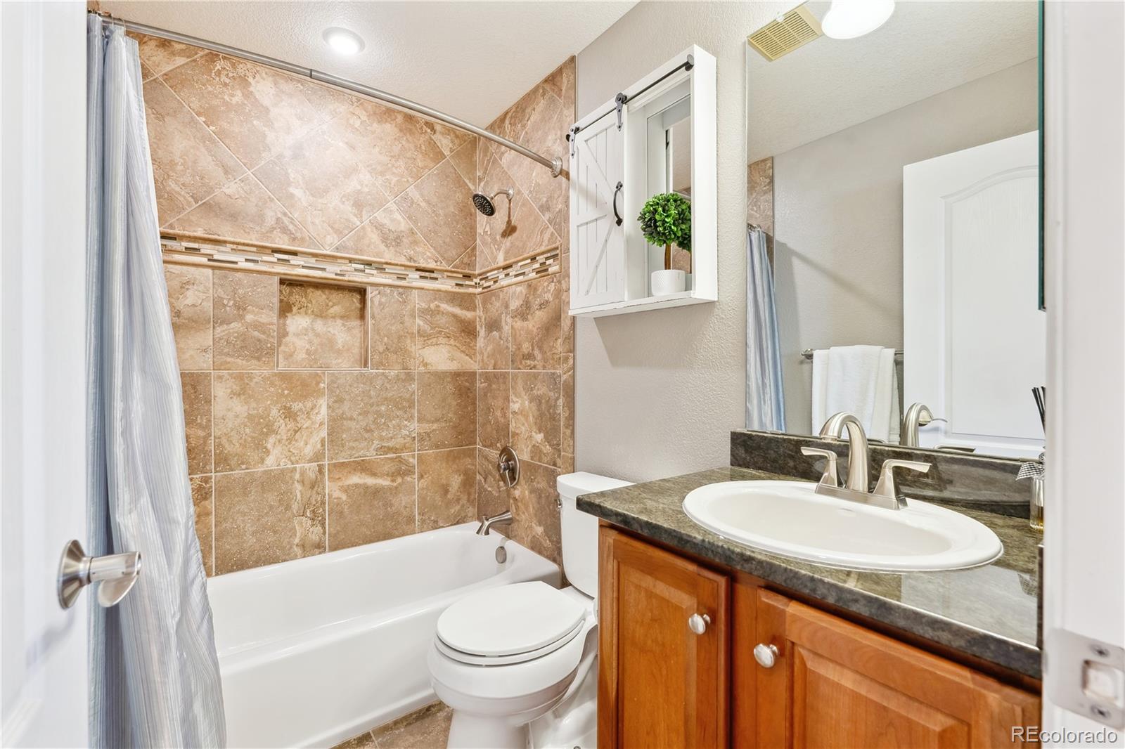 MLS Image #14 for 7141 s versailles street,aurora, Colorado