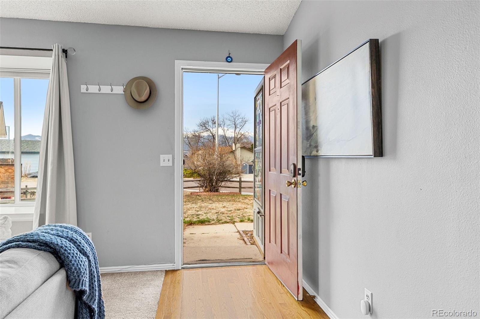 MLS Image #3 for 7599  red mountain drive,colorado springs, Colorado