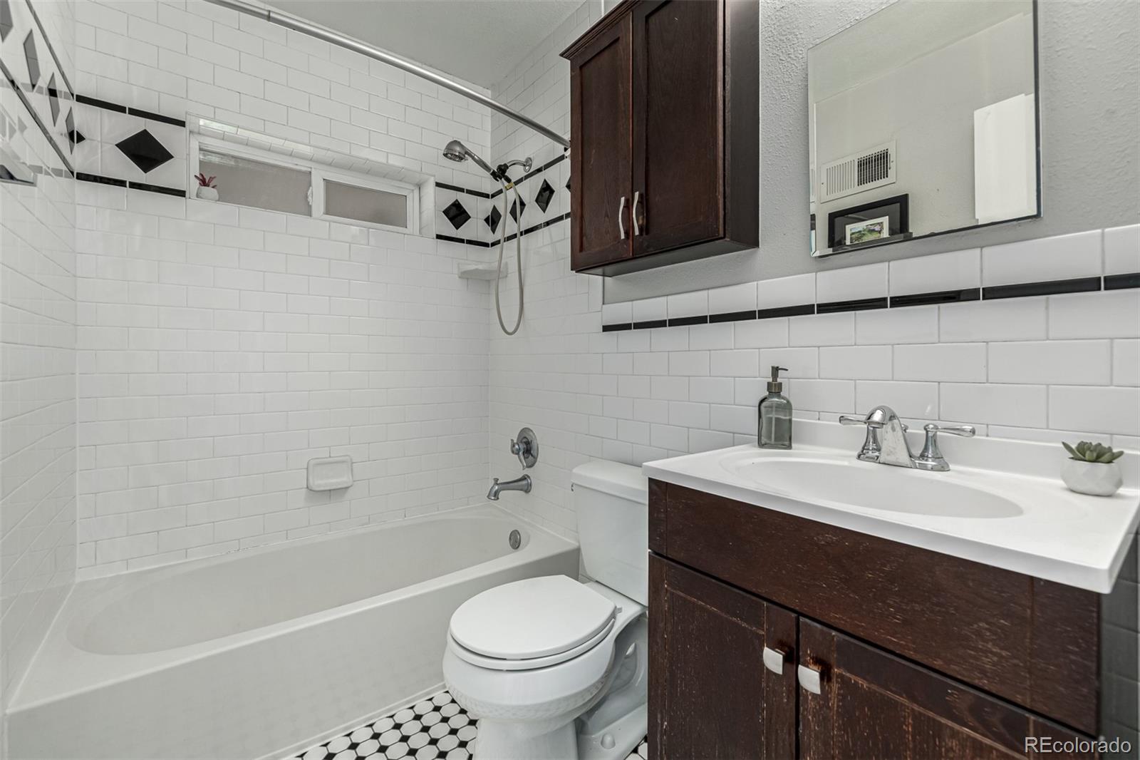 MLS Image #17 for 620  newport street,denver, Colorado