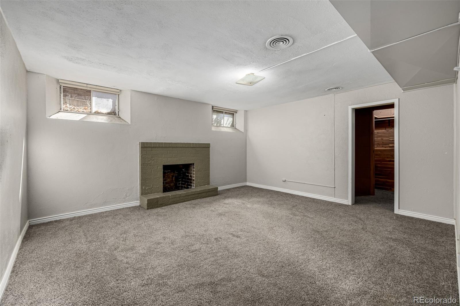 MLS Image #19 for 620  newport street,denver, Colorado