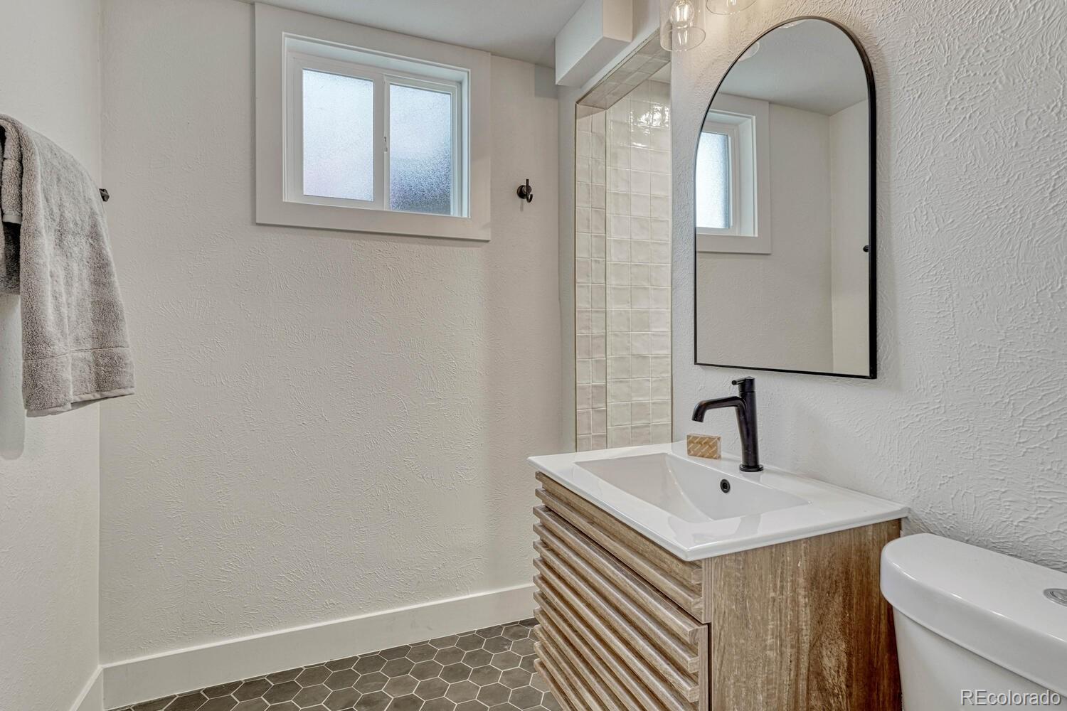 MLS Image #19 for 2301 w 40th avenue,denver, Colorado