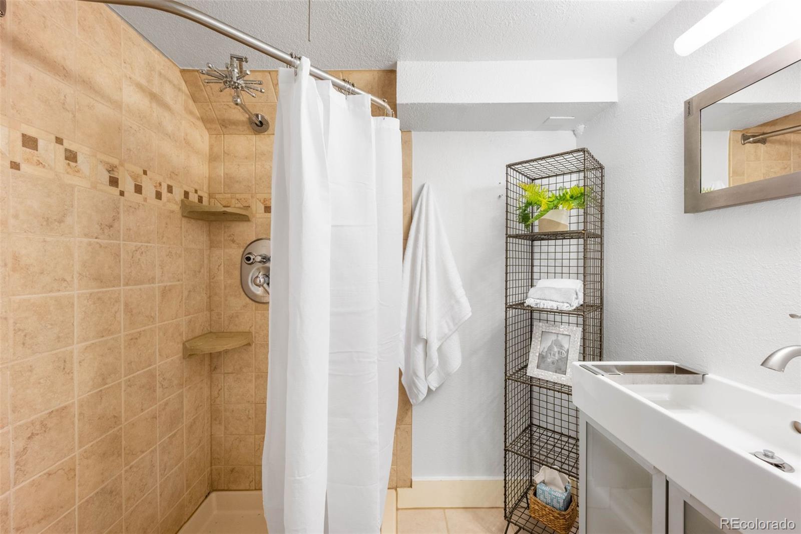 MLS Image #21 for 822  poplar street,denver, Colorado
