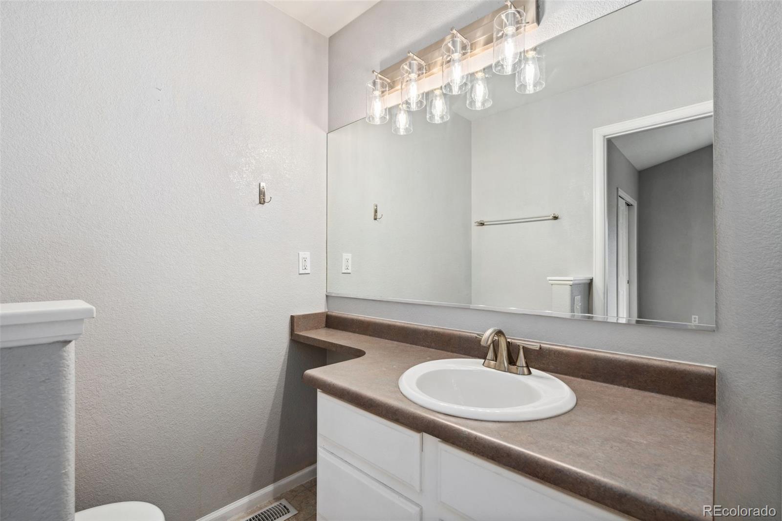 MLS Image #20 for 2035  overland drive,johnstown, Colorado