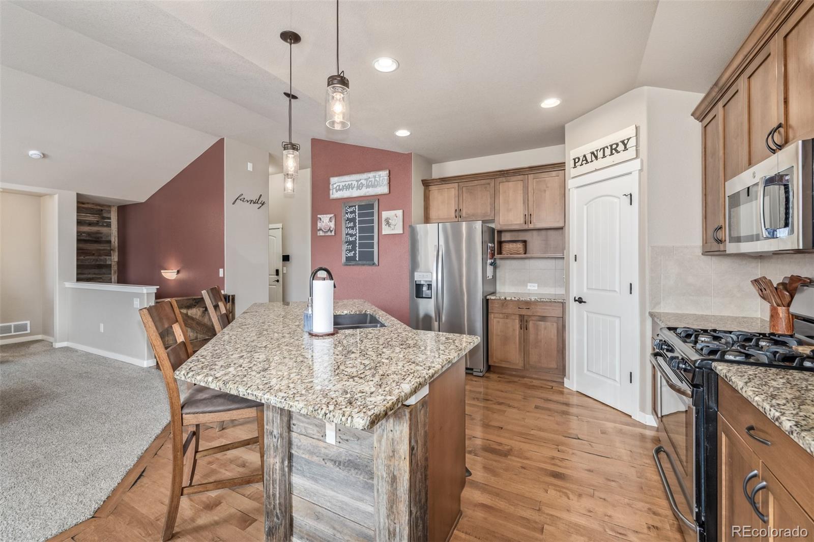MLS Image #4 for 215  dee road,johnstown, Colorado