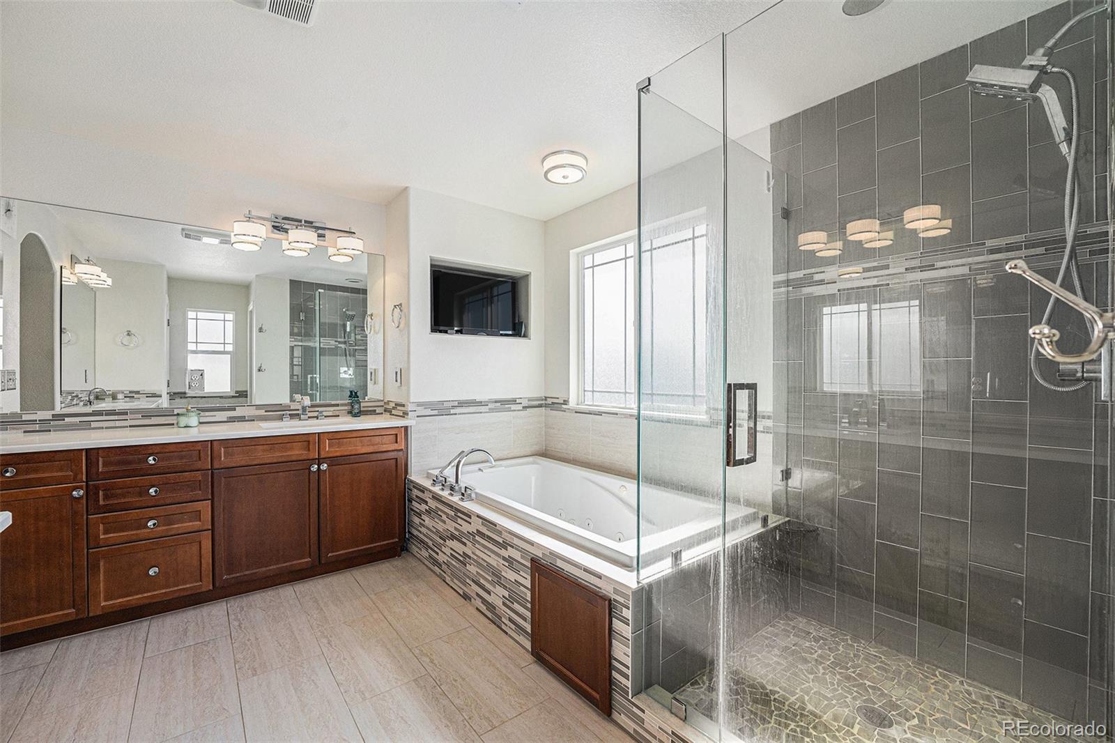 MLS Image #19 for 4073 s liverpool street,aurora, Colorado