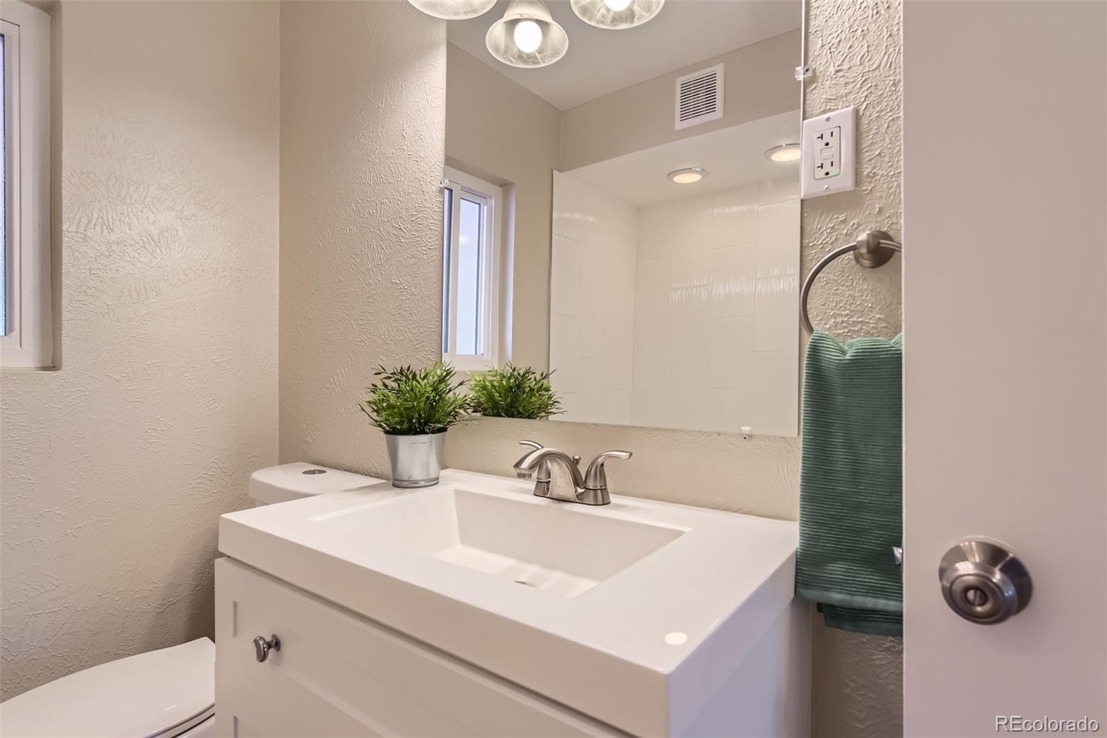 MLS Image #18 for 6318 s louthan street,littleton, Colorado