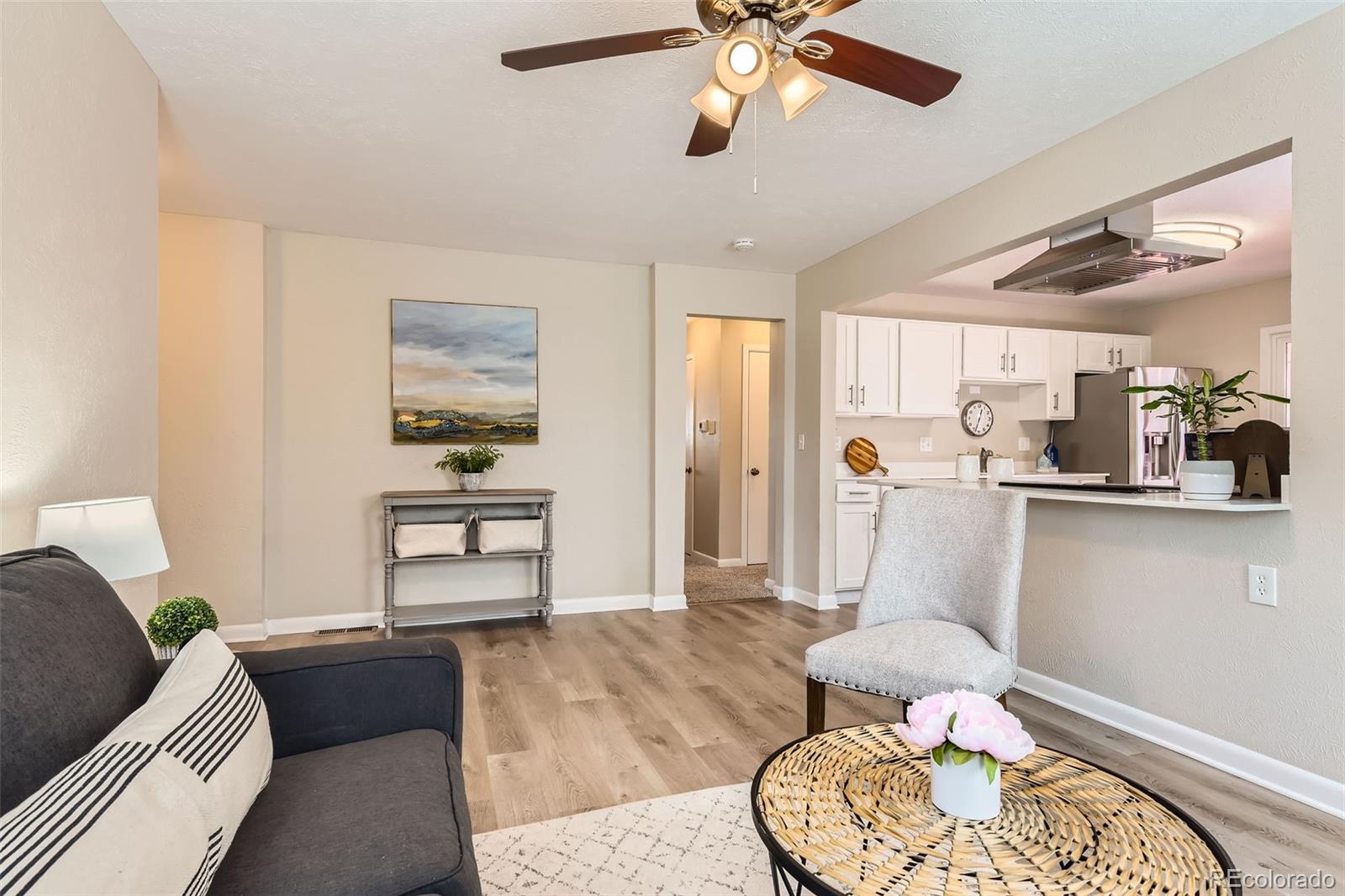 MLS Image #6 for 6318 s louthan street,littleton, Colorado