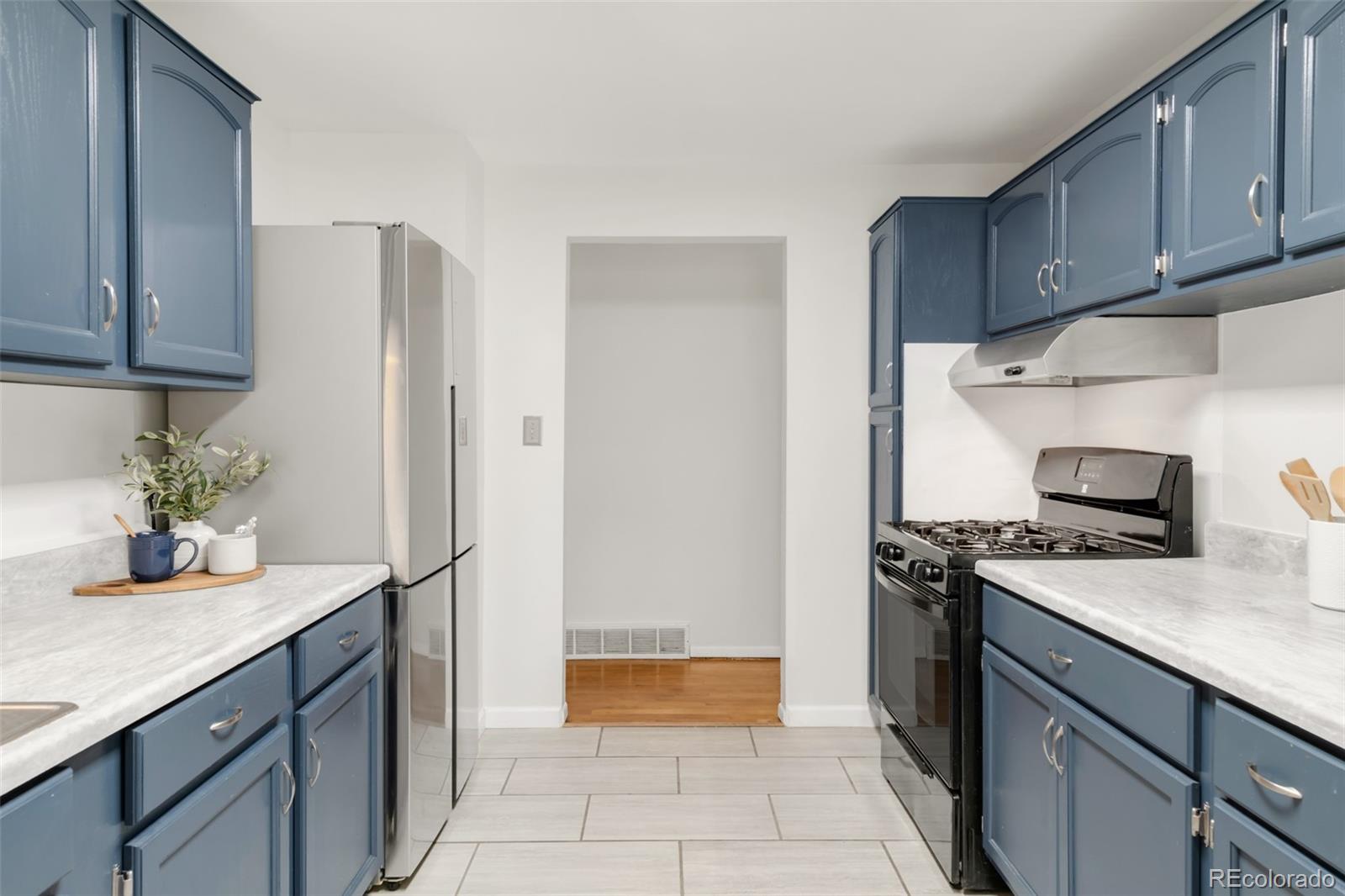 MLS Image #10 for 117 s pierce street,lakewood, Colorado
