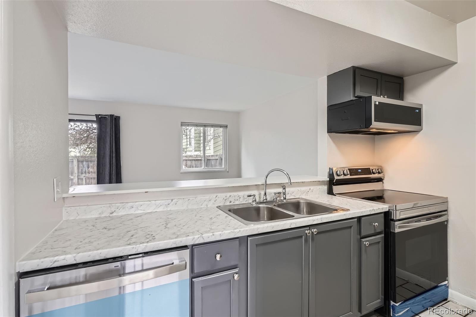 MLS Image #9 for 12148 e kepner place,aurora, Colorado