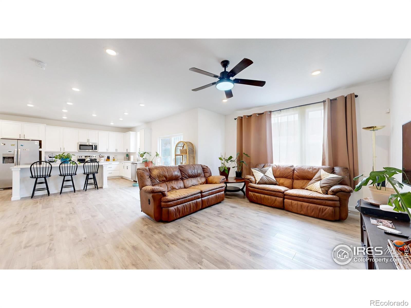 MLS Image #4 for 737  harvard street,johnstown, Colorado