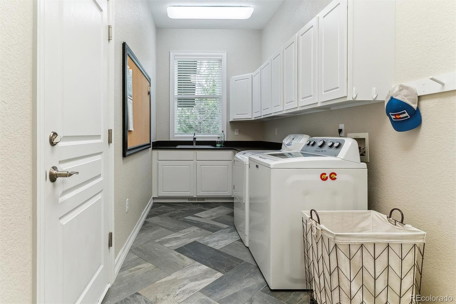 MLS Image #19 for 25165 e plymouth circle,aurora, Colorado