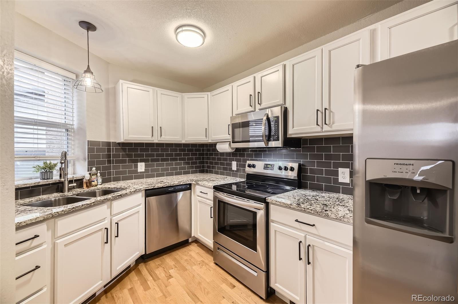 MLS Image #12 for 2490 w argyle place,denver, Colorado