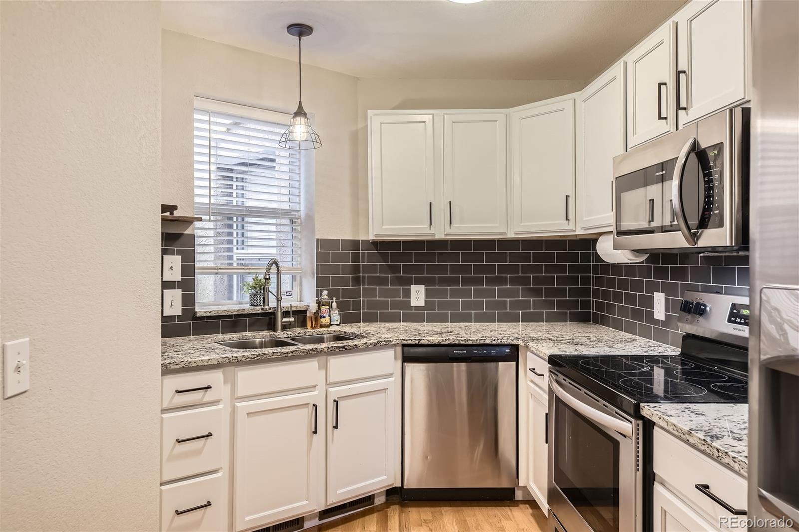 MLS Image #14 for 2490 w argyle place,denver, Colorado