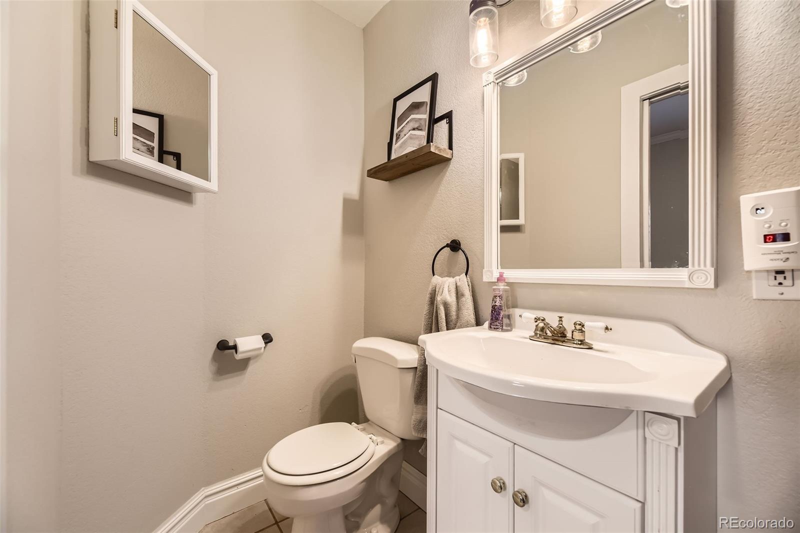 MLS Image #15 for 2490 w argyle place,denver, Colorado