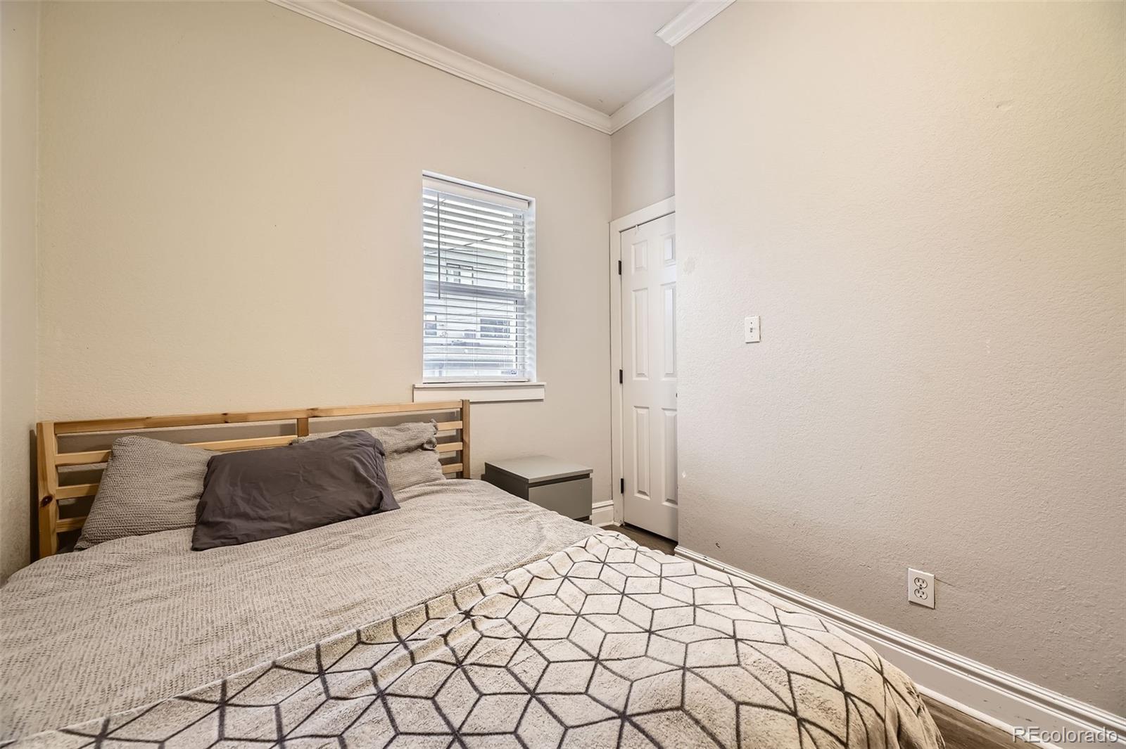 MLS Image #18 for 2490 w argyle place,denver, Colorado