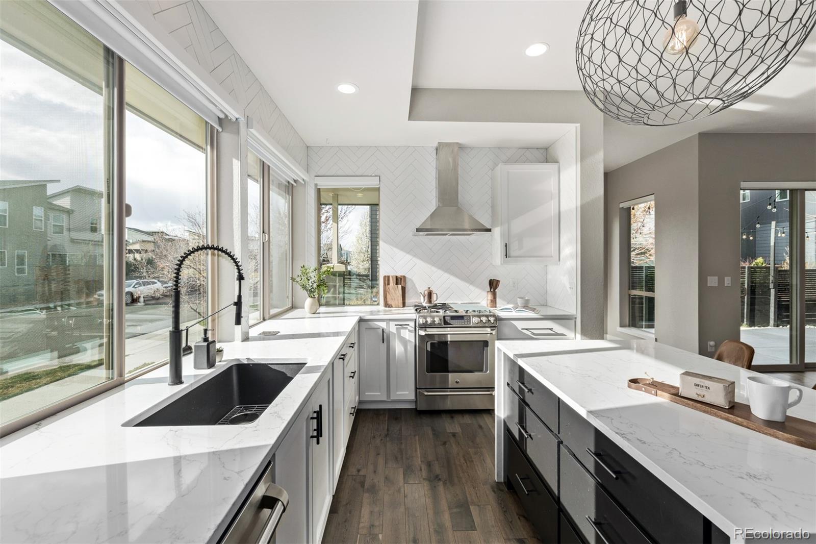 MLS Image #4 for 6660  fern drive,denver, Colorado