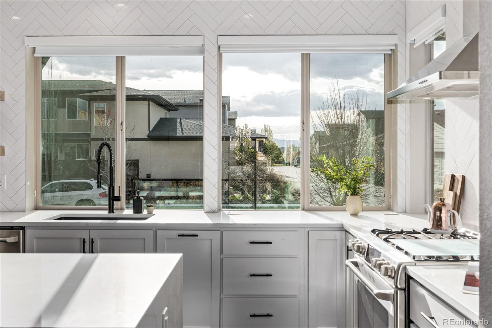 MLS Image #6 for 6660  fern drive,denver, Colorado