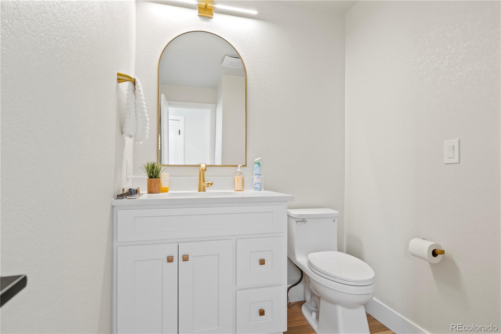 MLS Image #10 for 1427 w briarwood avenue,littleton, Colorado