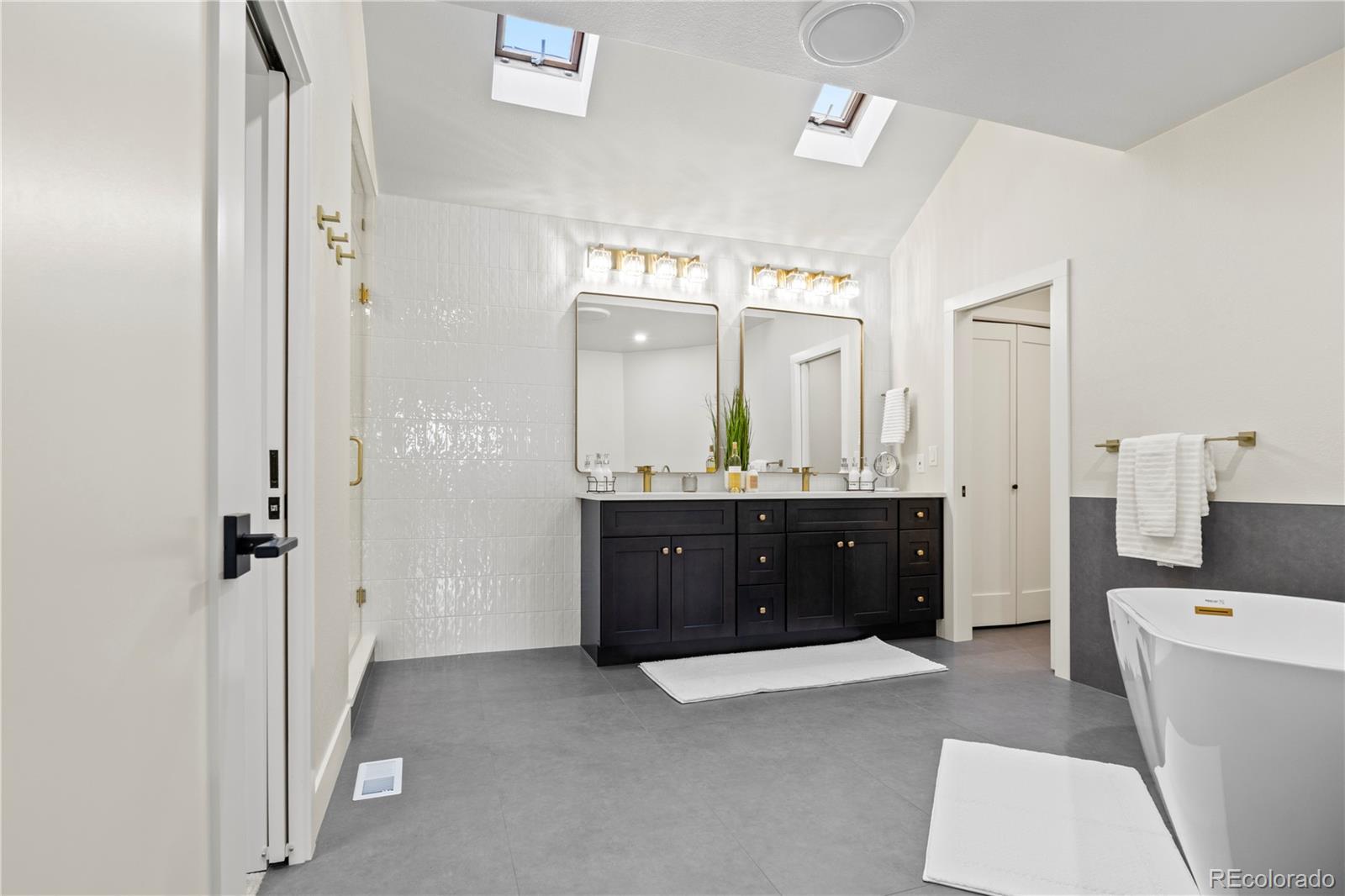 MLS Image #20 for 1427 w briarwood avenue,littleton, Colorado