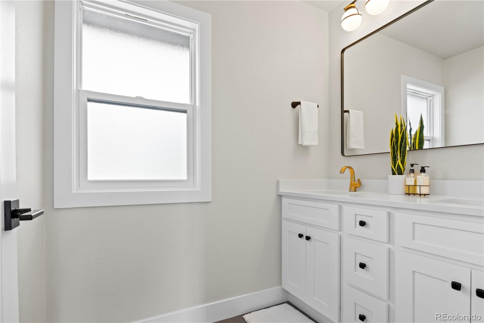 MLS Image #24 for 1427 w briarwood avenue,littleton, Colorado