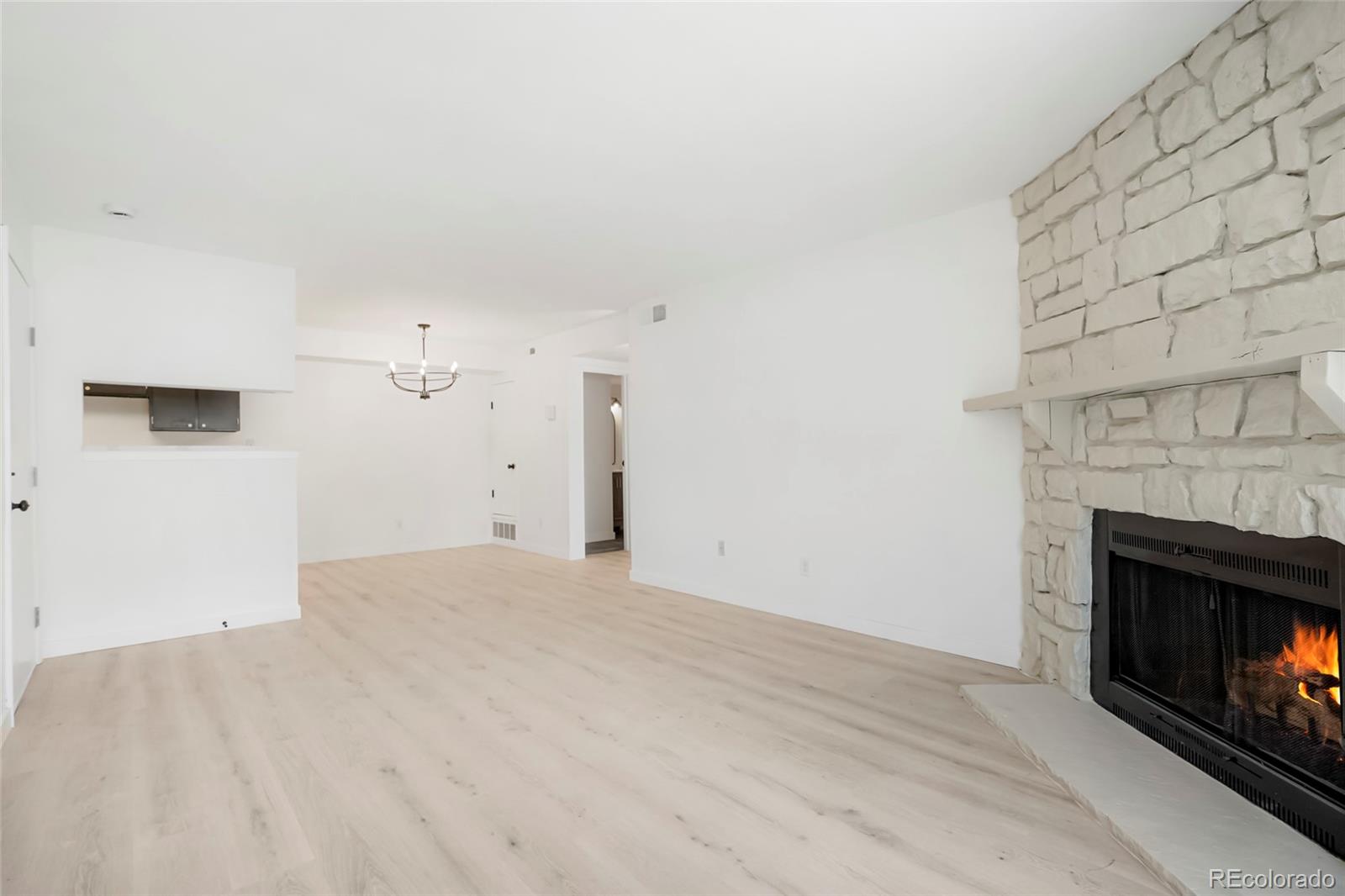 MLS Image #4 for 1842 s pitkin circle,aurora, Colorado