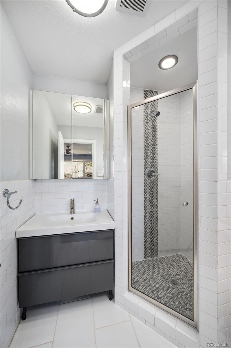 MLS Image #19 for 354 s niagara street,denver, Colorado